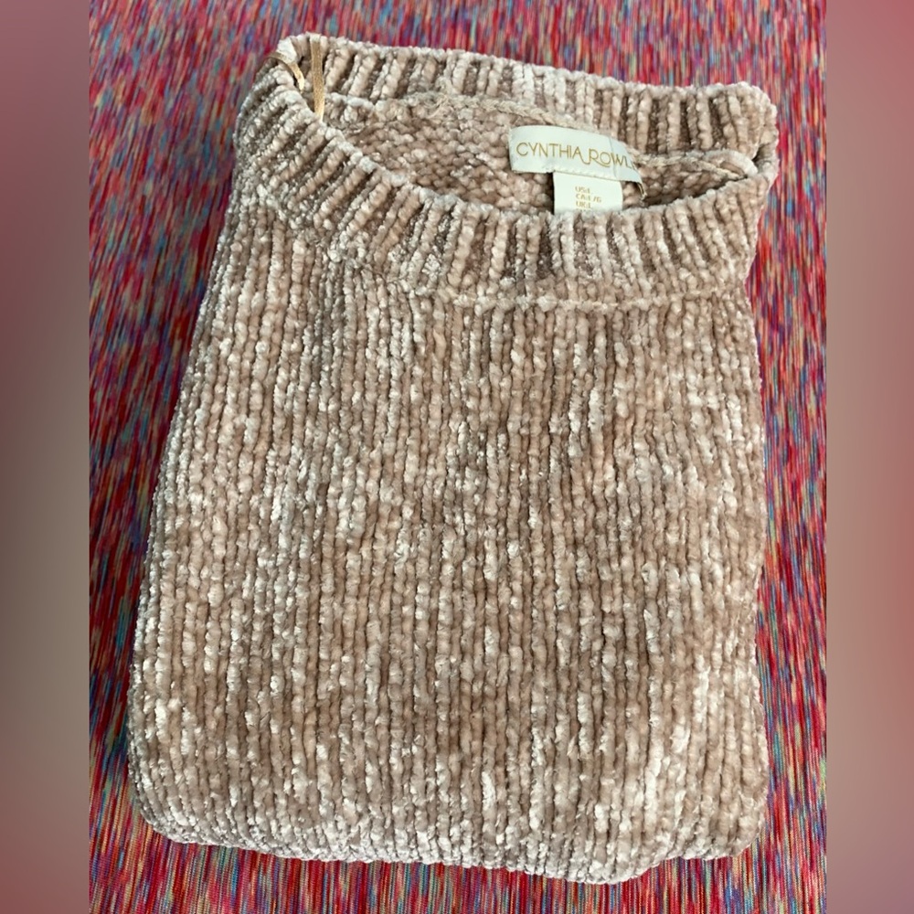 3/$20 Cynthia Rowley Crew Neck Sweater Plush Knit - Picture 11 of 13